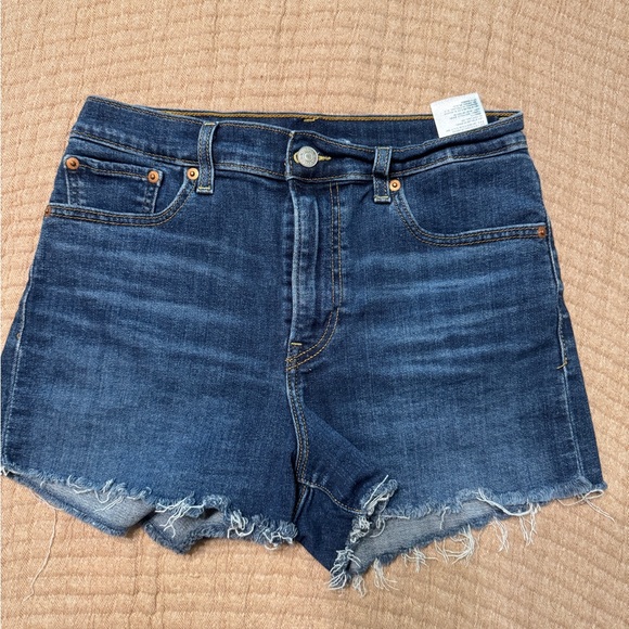 Levi’s high rise Women's 29Shorts - Picture 1 of 4